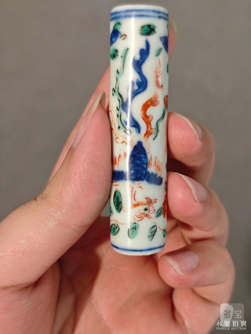 明万历 青花五彩龙凤纹笔管连帽（一对） - 图15